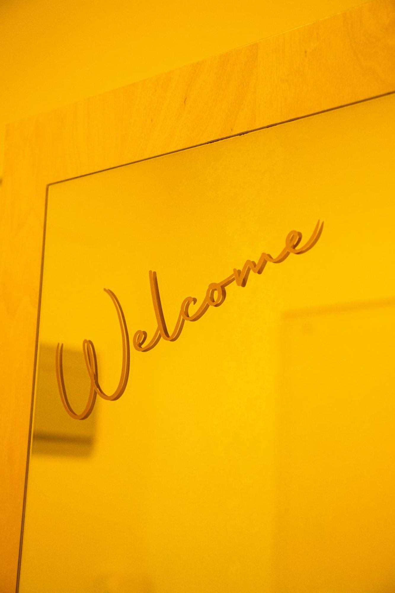 Apartment Modern - Calm - Cozy - Self Checkin - Stylish New Near Center - Close To U4 *